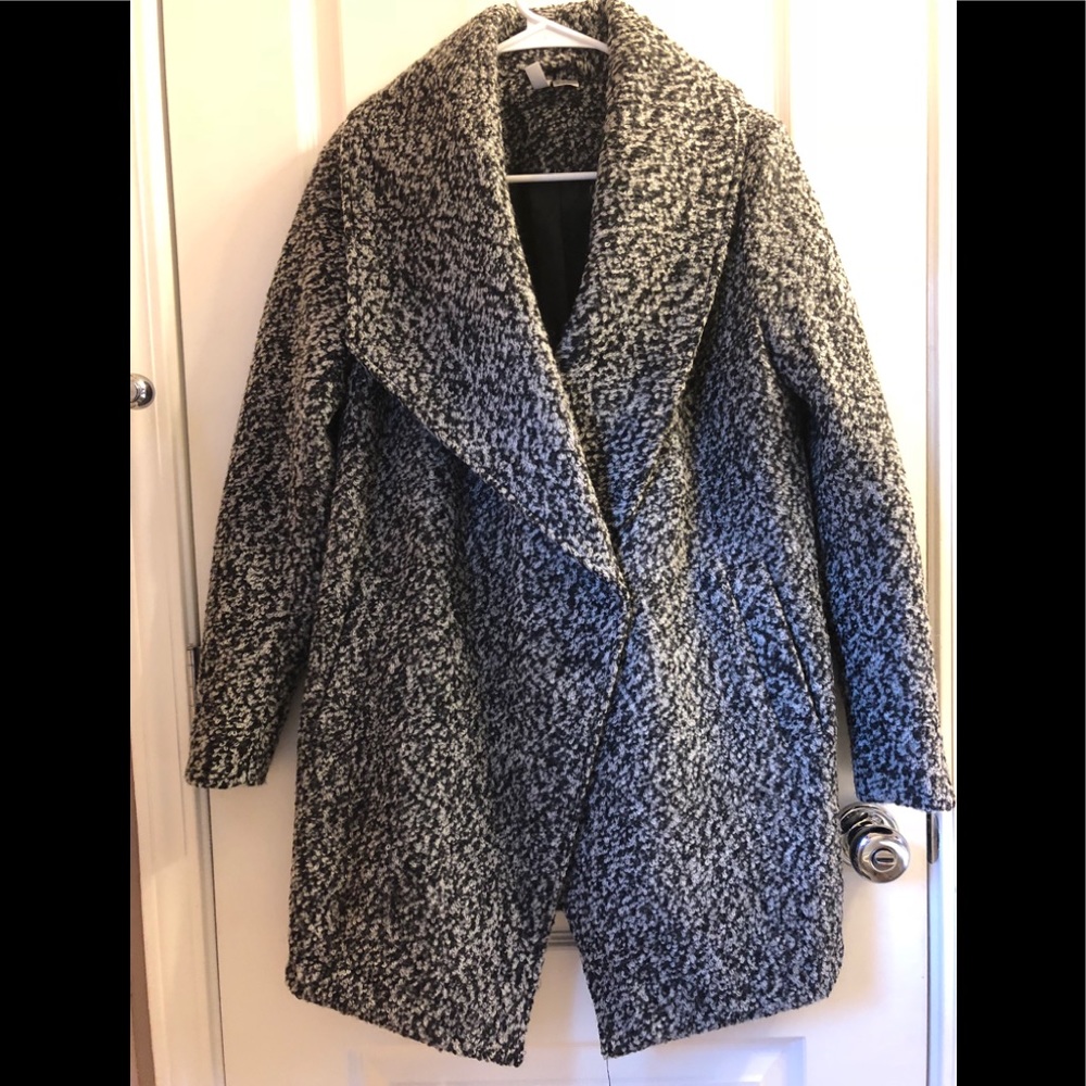 Asymmetric coat